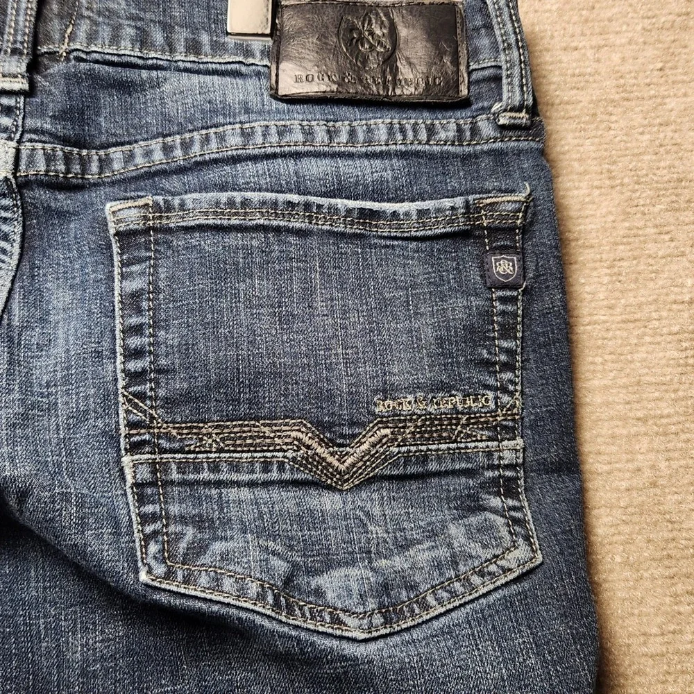 Rock & Republic Jeans Mens 32 Blue Medium Wash Straight Leg Embroidered Denim